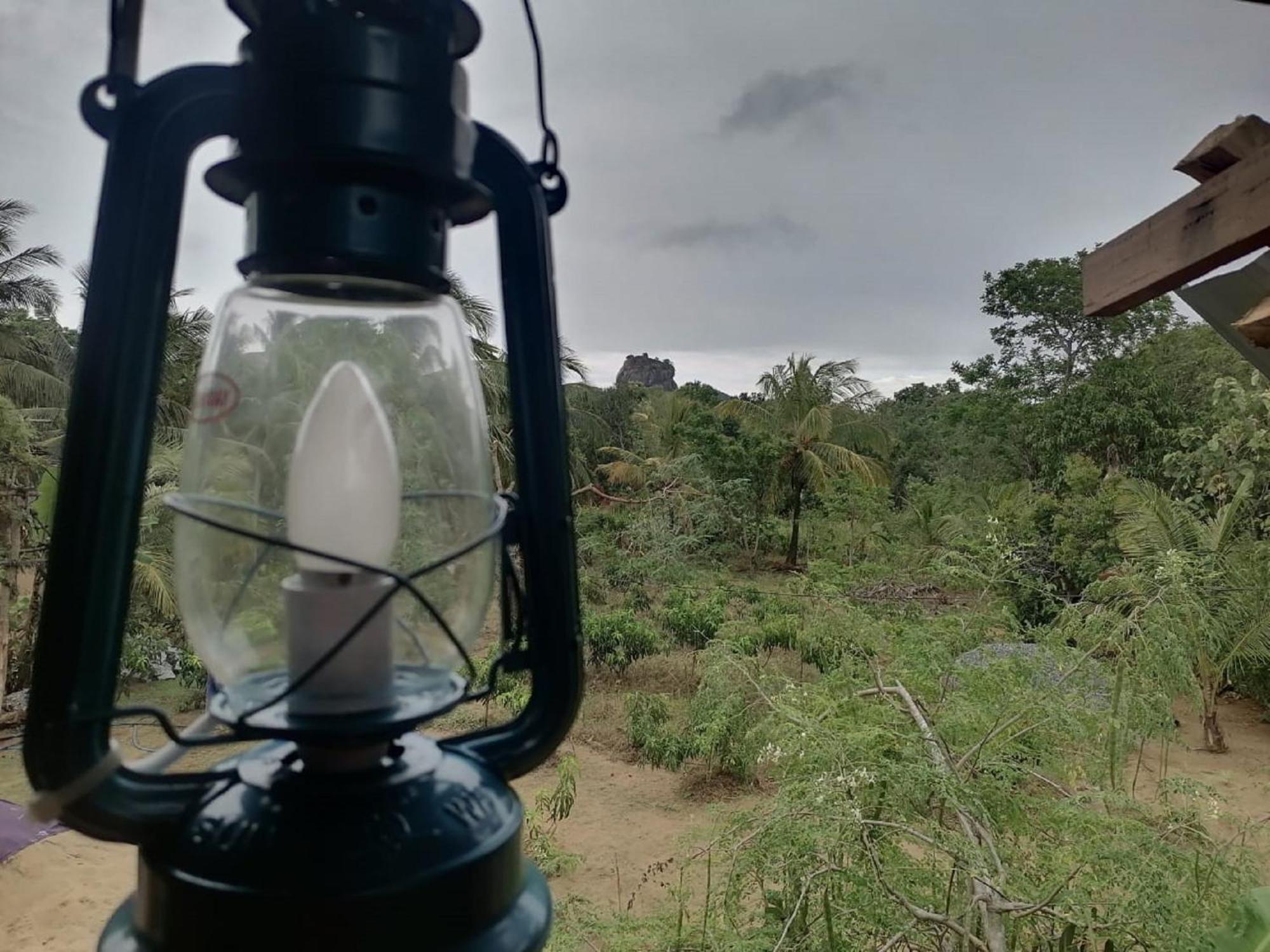 Villa Sigiriya Rock View Tree House Esterno foto